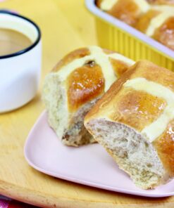 ot cross buns Lagos hot cross buns Nigeria fresh hot cross buns Lagos Easter baked goods Nigeria buy hot cross buns Lagos Easter pastries Lagos freshly baked hot cross buns Nigeria Mogee MAgic